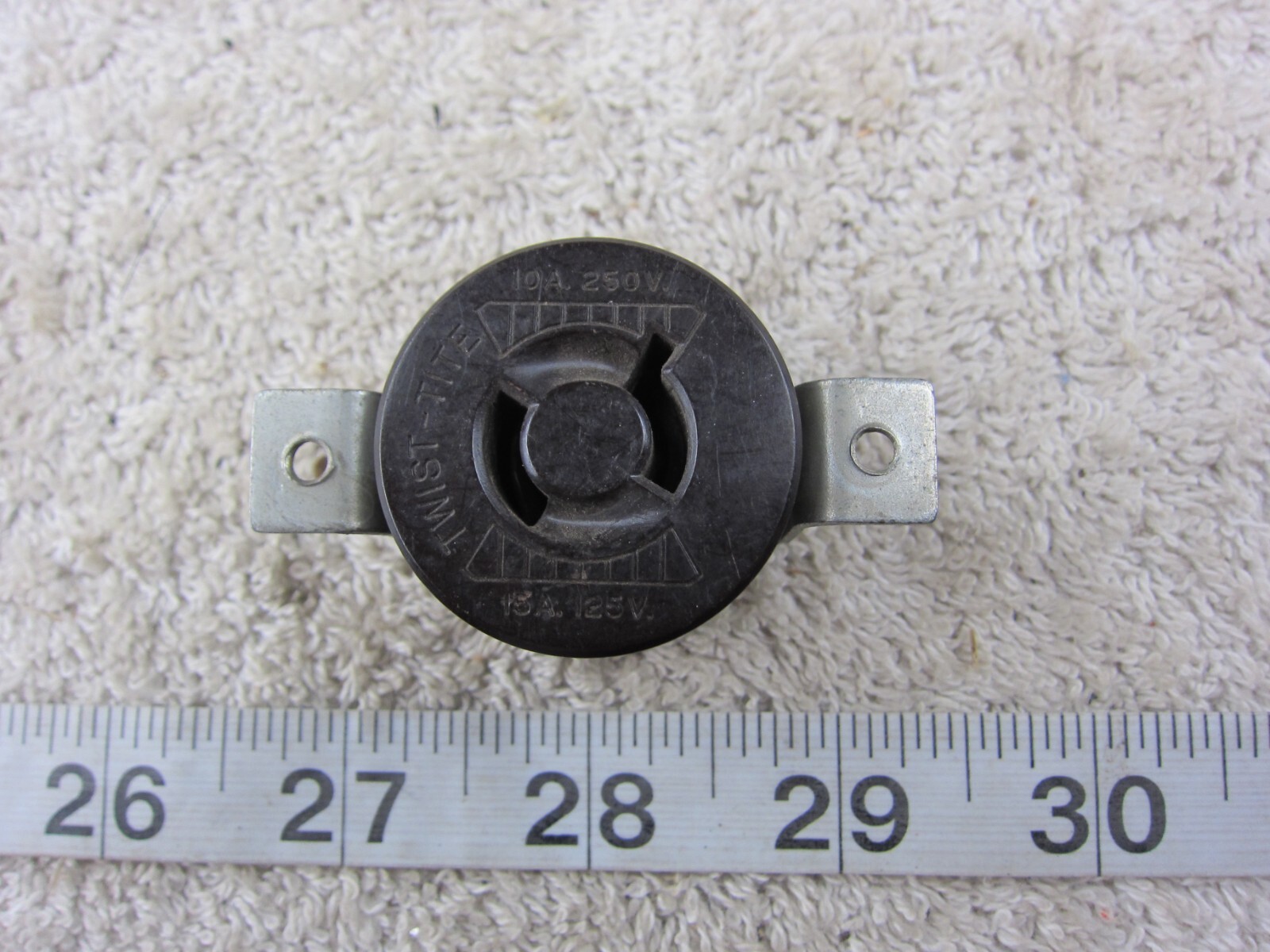 Hubbell HBL 15A 125V Twist-Lock Receptacle L1-15R, Used