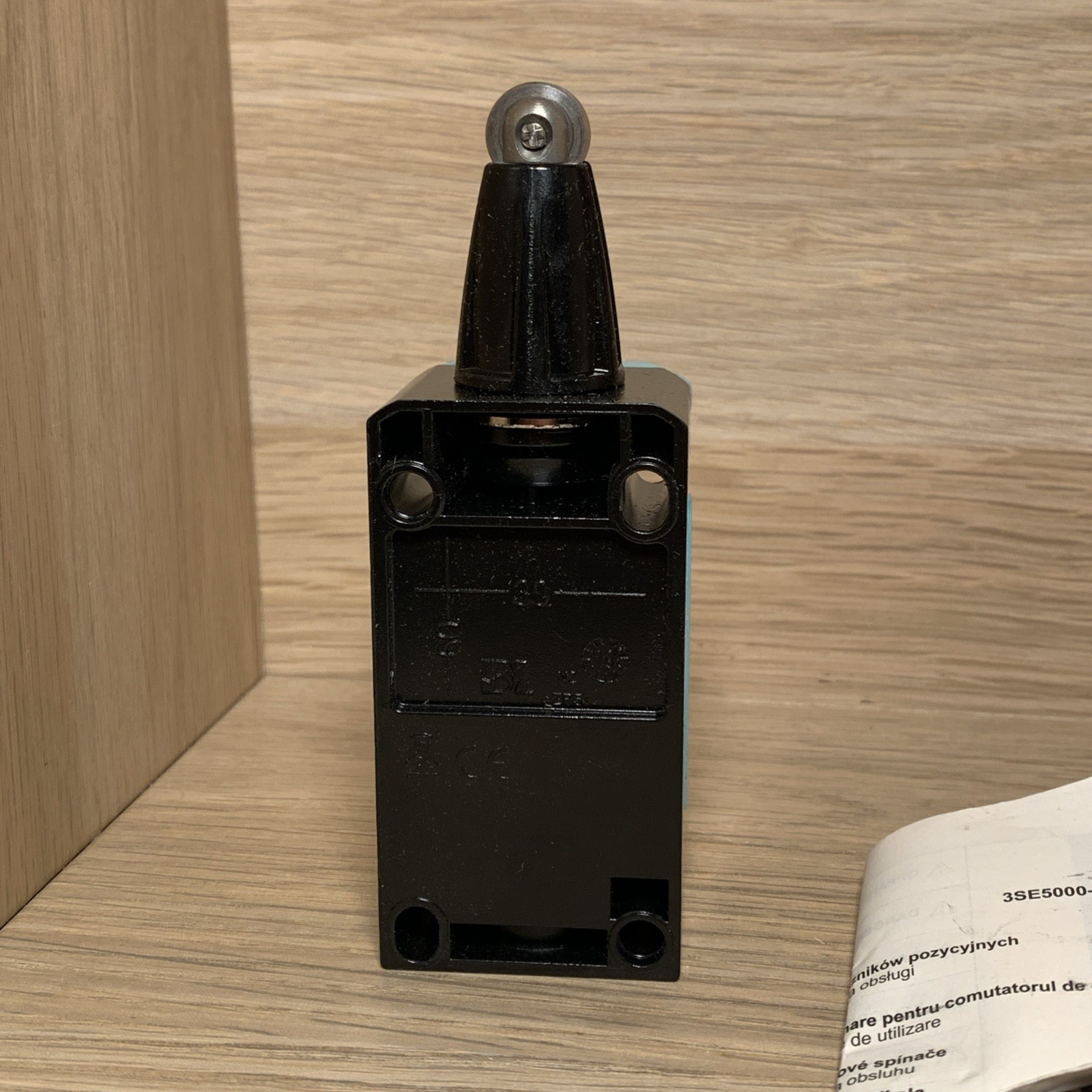 NEW Siemens 3SE5112-0CD02 Limit Switch
