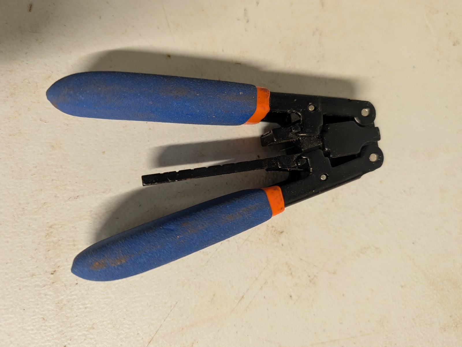 Jonard Tools FDS-216 Fiber Drop Cable Stripper, 1.6 x 2.1 mm FRP