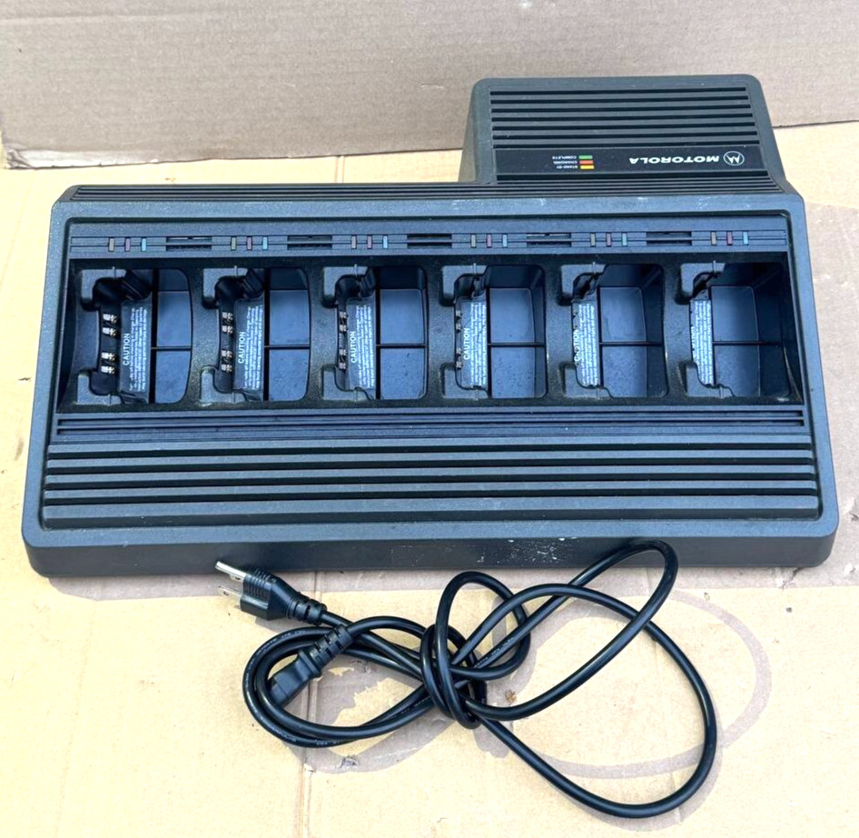 Motorola 6-Bay Radio Battery Charger NTN1177C