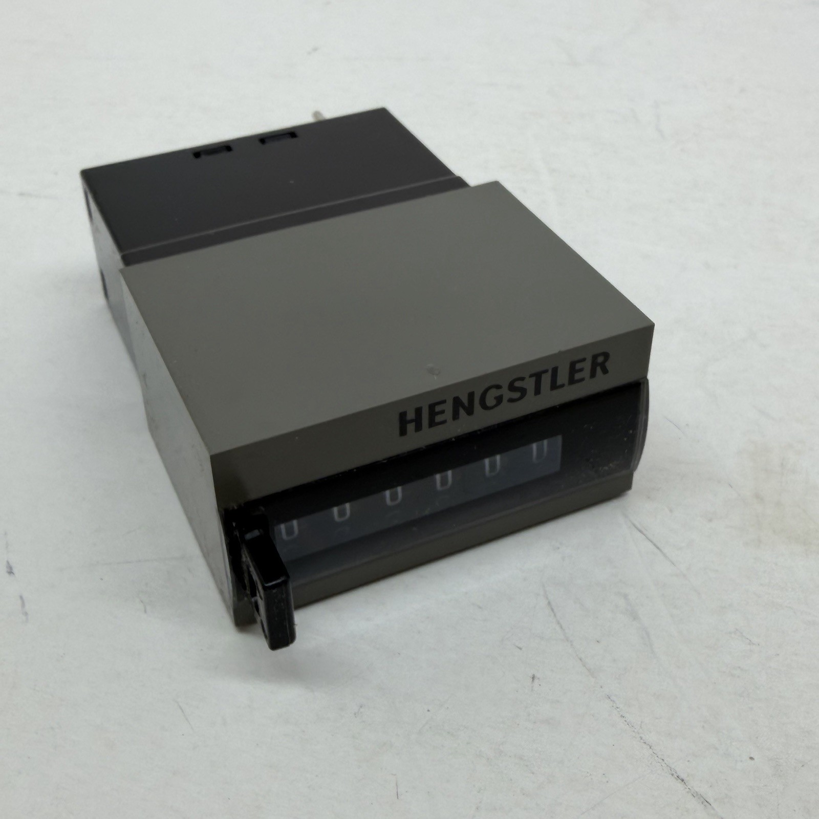NEW IN BOX Barker Controls Hengstler COUNTER G0 464 189 110VAC