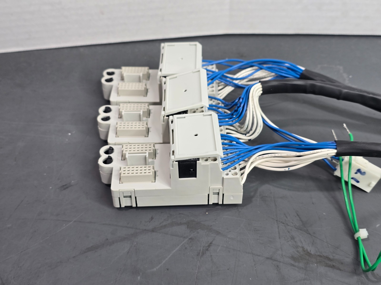 Lot of 3 Siemens IO-FST8-FT 8-channel Fused Field Terminal Block For 353R