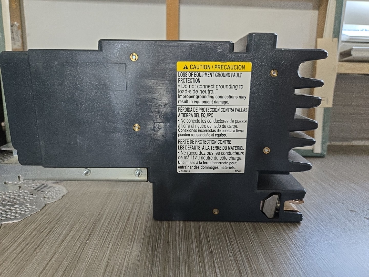 NEW FLEXPON 1200 SQUARE D SCHNEIDER ELECTRIC switchboard plug on neutral 600v