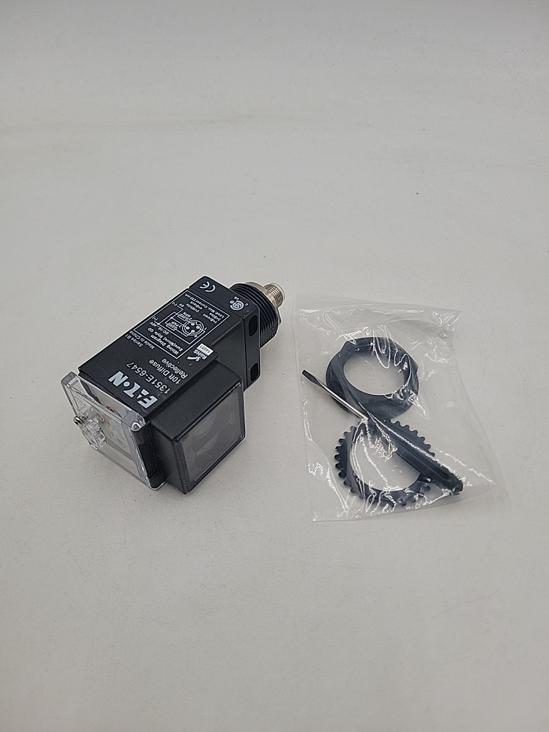 Eaton 1351E-6547 Photoelectric Sensor Enhanced 50 Series Diffuse 10ft 10-40VDC