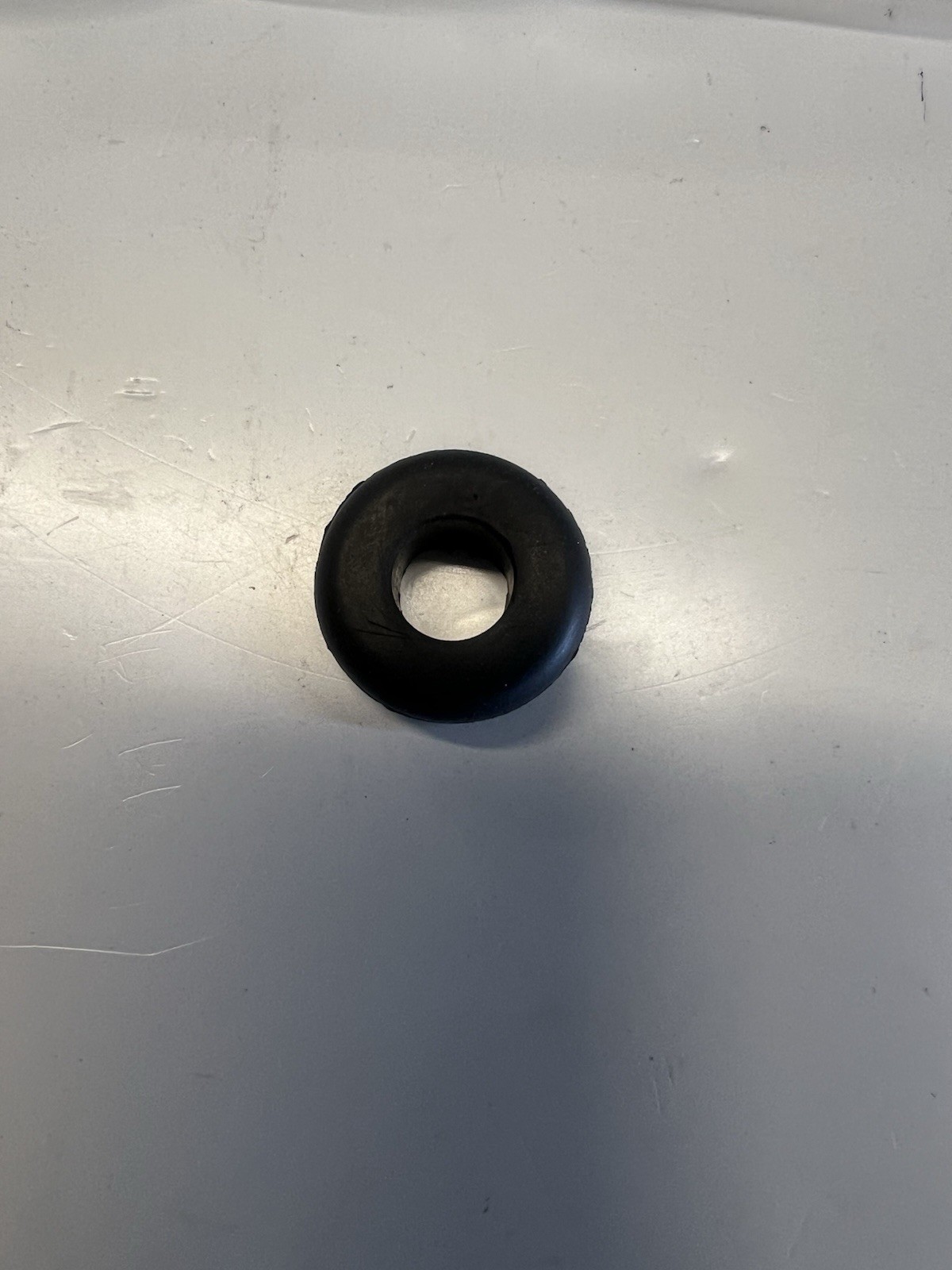 NEW Qt. 4 Grommets 3/8 inch ID x 5/8 inch OD Buna-N Rubber Black