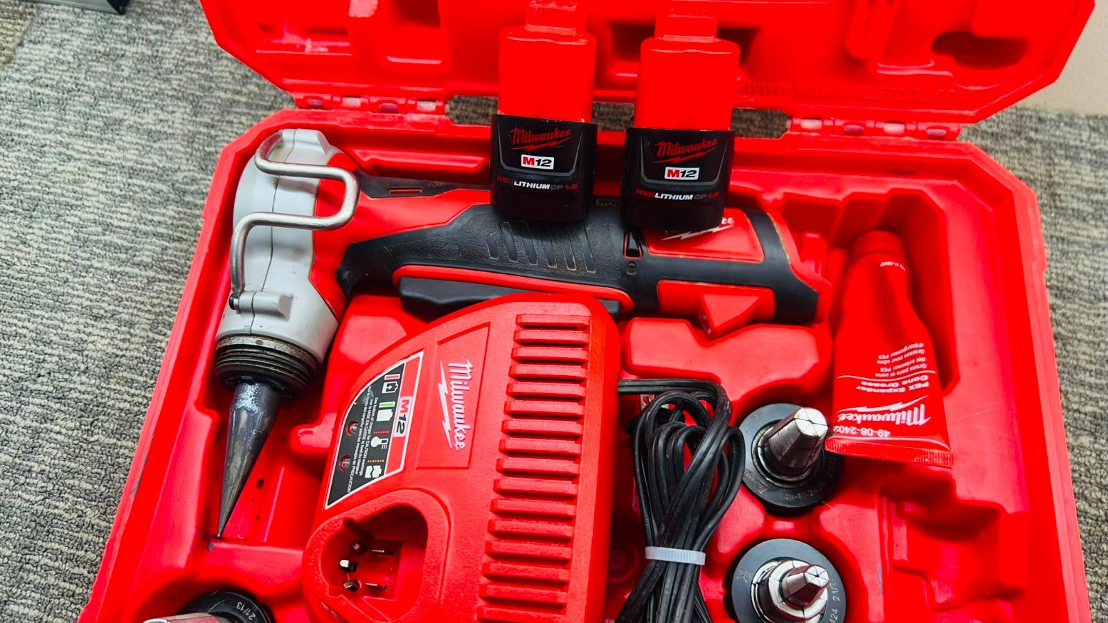 Milwaukee M12 2474-20 ProPEX PEX Expander Kit w/ Batteries Case 372433