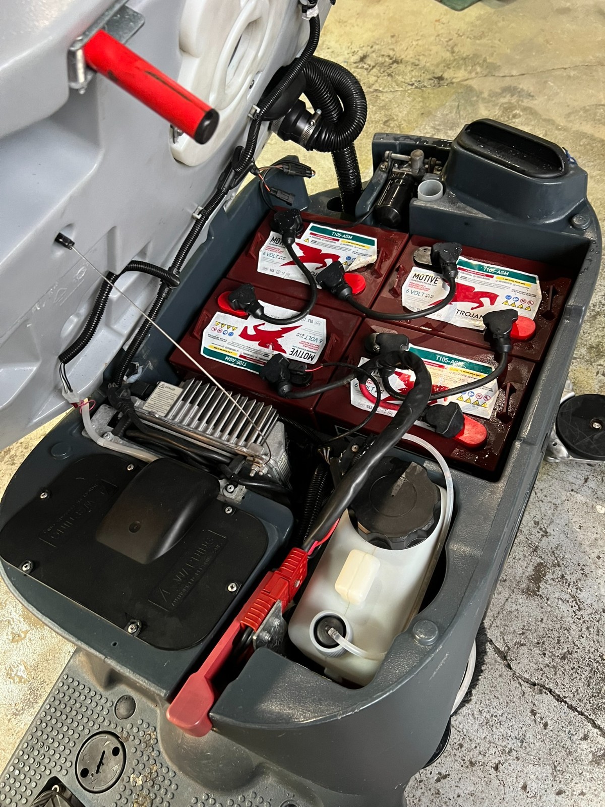 Advance SC3000 26D EcoFlex Ride-On Floor Scrubber