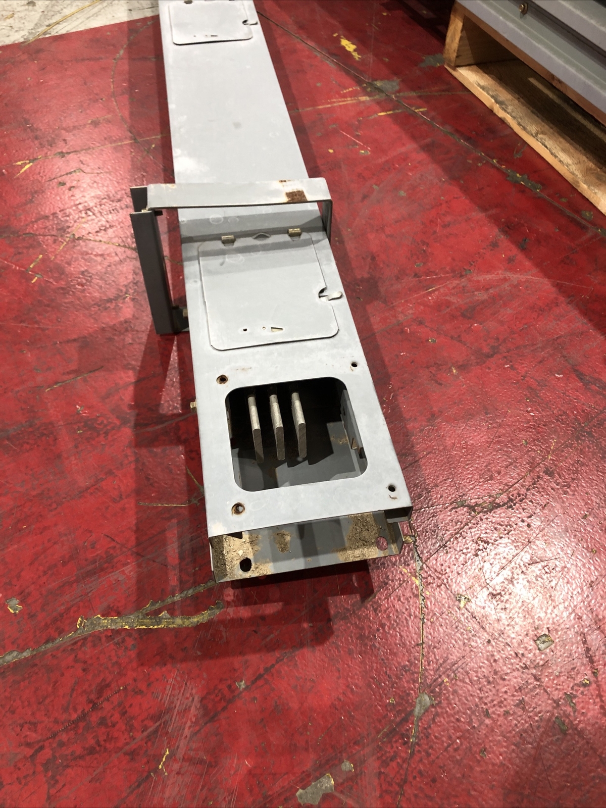 Square D I-Line Aluminum Plug-In Busway AP30410 400 Amp 600 Volt 3P/3W 10ft