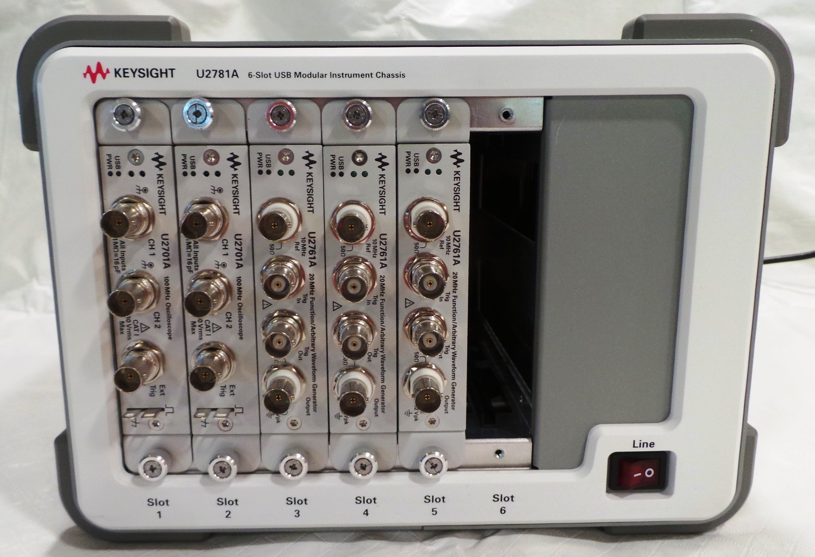 KEYSIGHT ** Loaded** Chassis U2781A with Multiple U2761A and U2701A