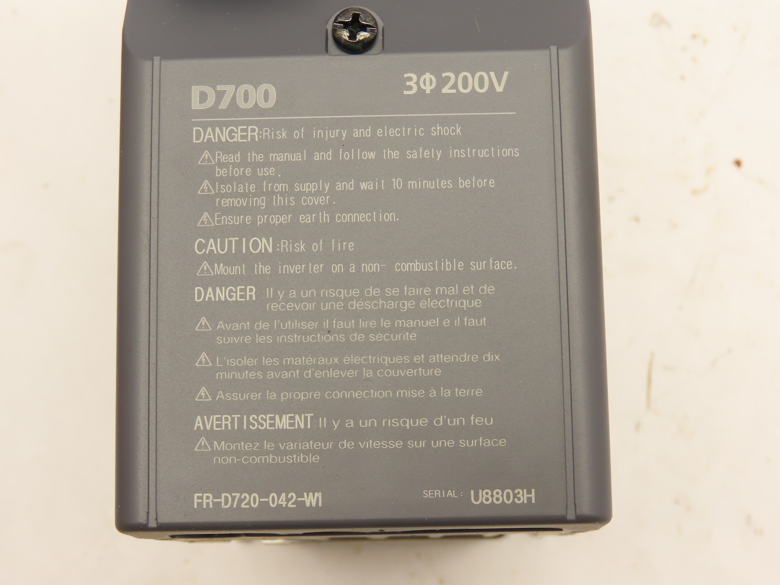 Mitsubishi Electric D700 FR-D720-042-W1 VFD AC Drive Inverter 3PH 200-240V 1HP