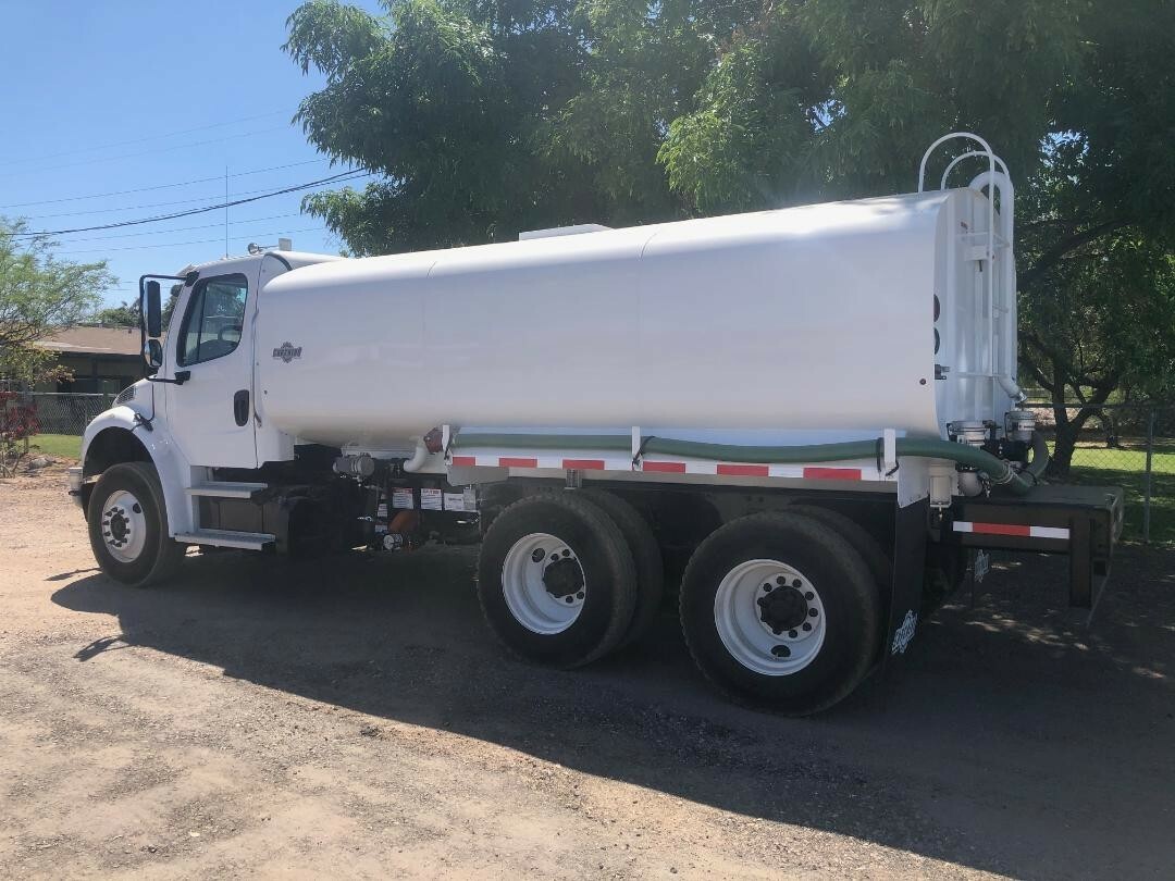 New 4,000 gallon TANK KIT with 6 sprays (2)- front (2) -rear (2)- side, pump