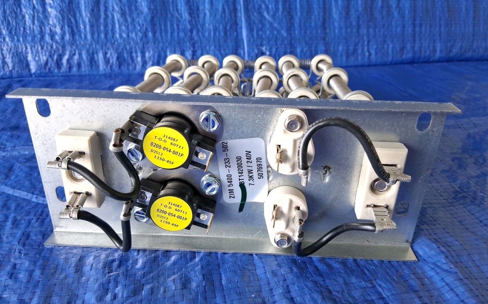 Goodman BT1420030 Small 7.3KW Heater Assembly (ZIM5400-233-502) – NEW, Open Box