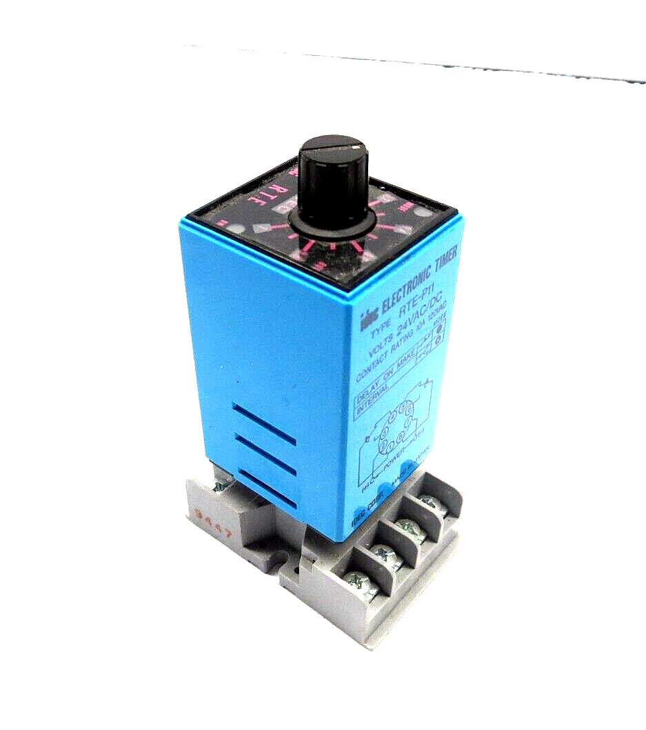 Idec RTE-P11 & P-B 27E122 Relay Time Delay W/Base 8 Pin 24VAC/DC See Pics Used
