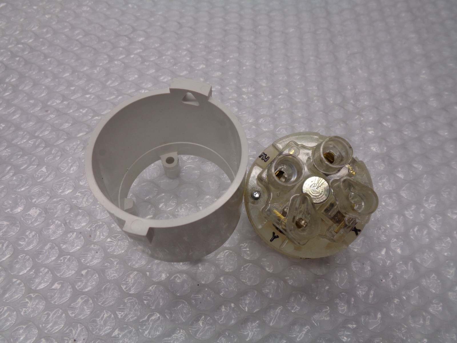 HUBBELL HBL2731S PLUG NSNP