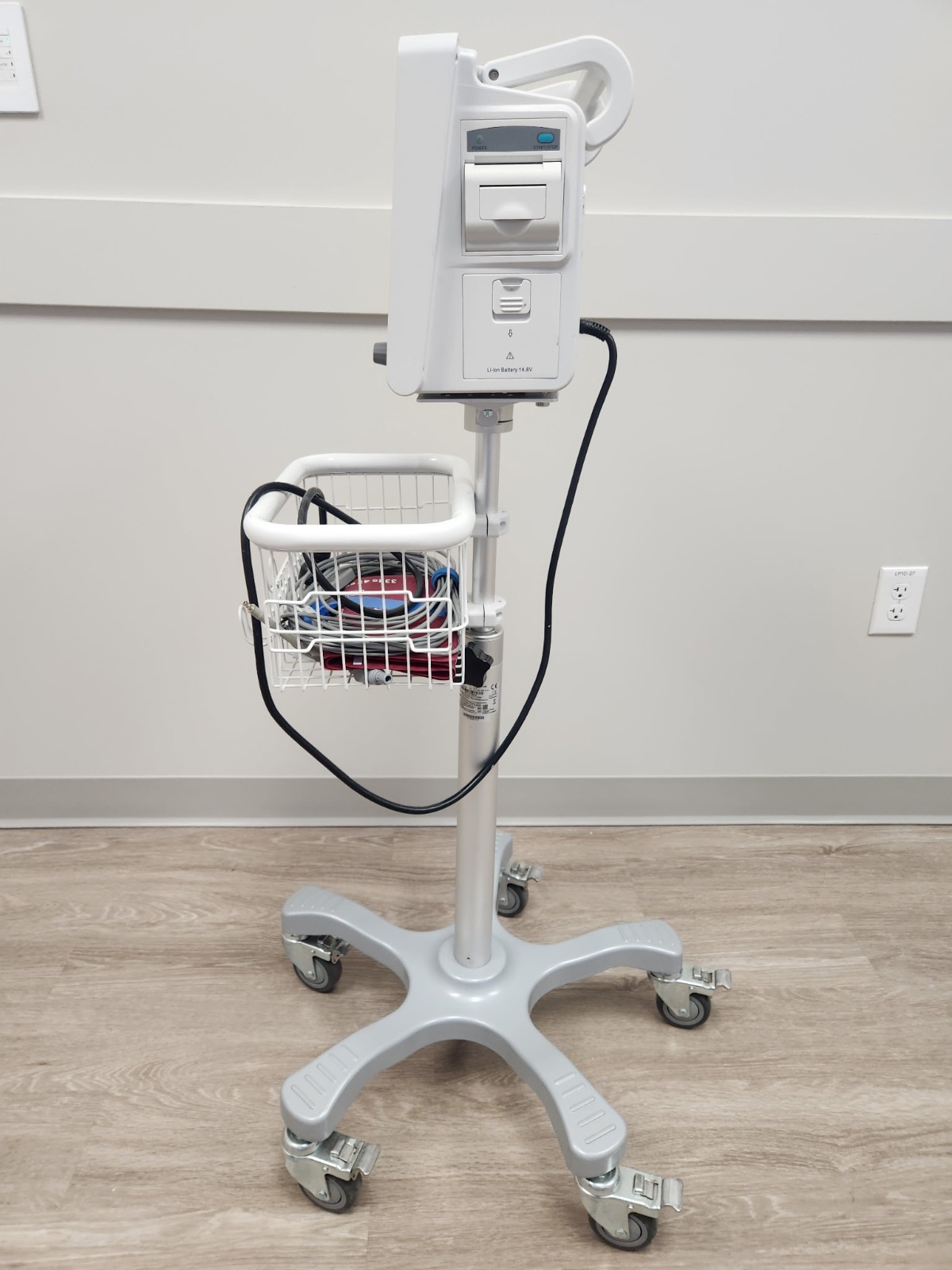 Edan Im60 Patient Monitor with hospital grade rolling stand and a basket