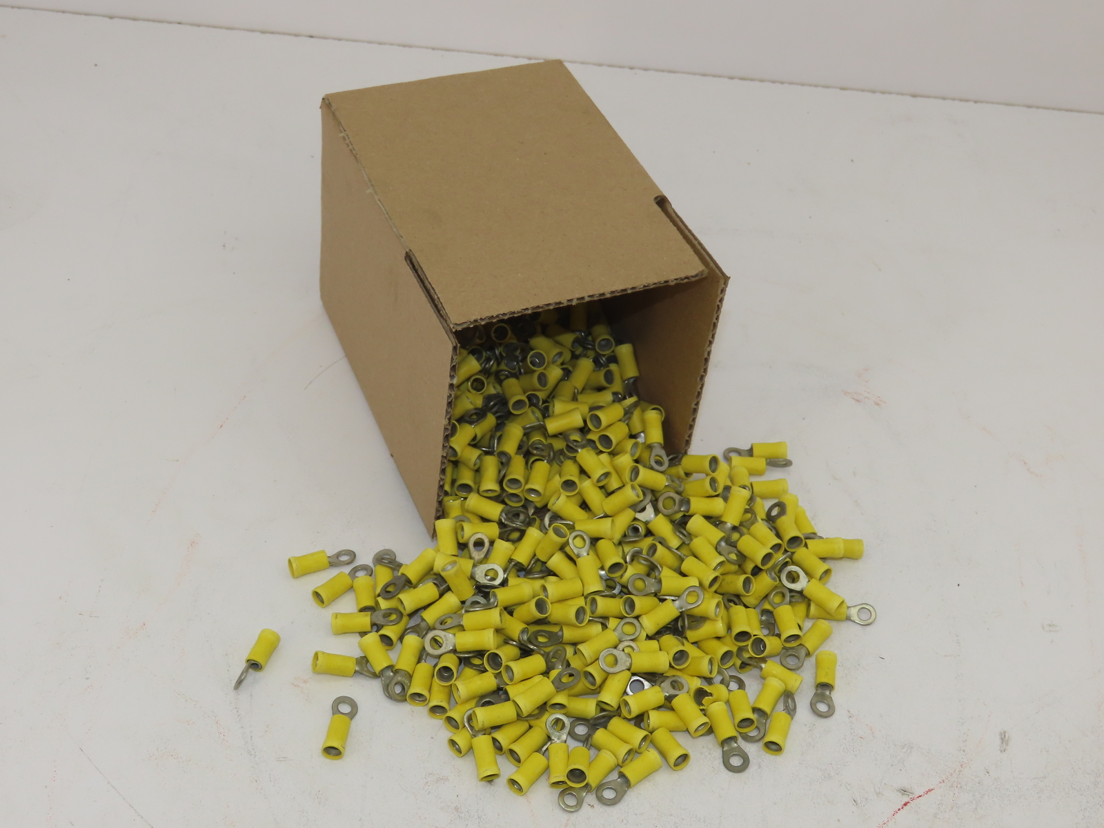 500Pcs 12-10AWG 3/16″ Insulated Ring Terminals Wire Crimp Connector Yellow