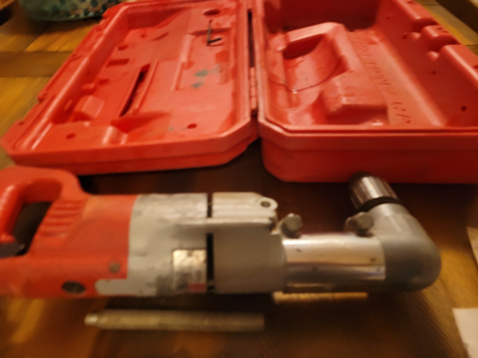 Milwaukee 1107-1 1/2″ Corded Reversible Heavy Duty Right-Angle Drill With Bits