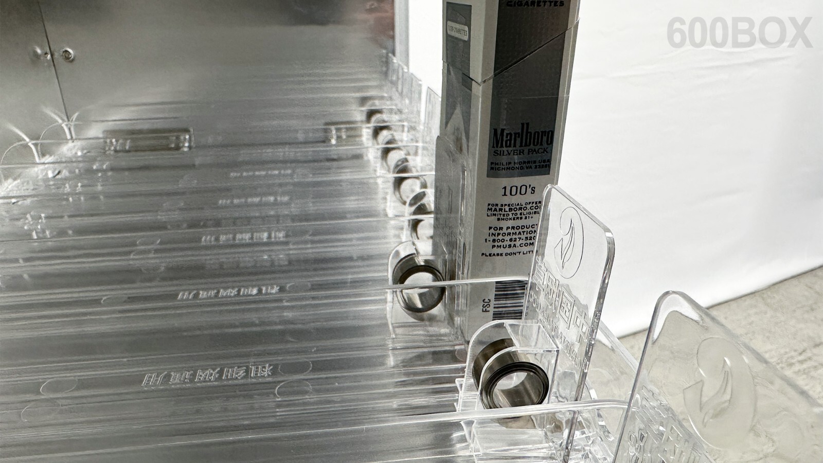 24″ W 600 Pack Cigarette Tobacco Display Rack, Transparent Shelf
