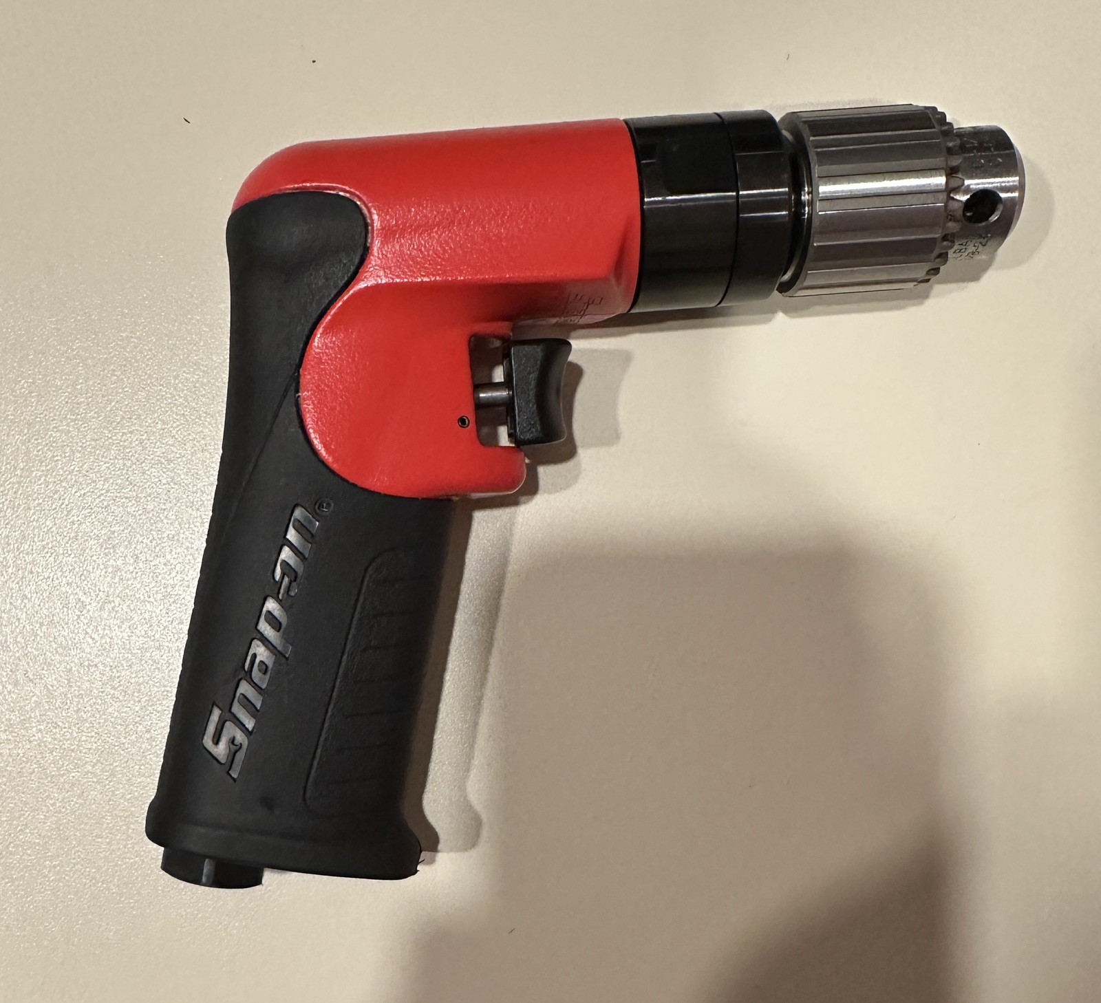 Snap-on 1/4″ Capacity Keyed Chuck Non-Reversing 3,000 RPM Pneumatic Drill