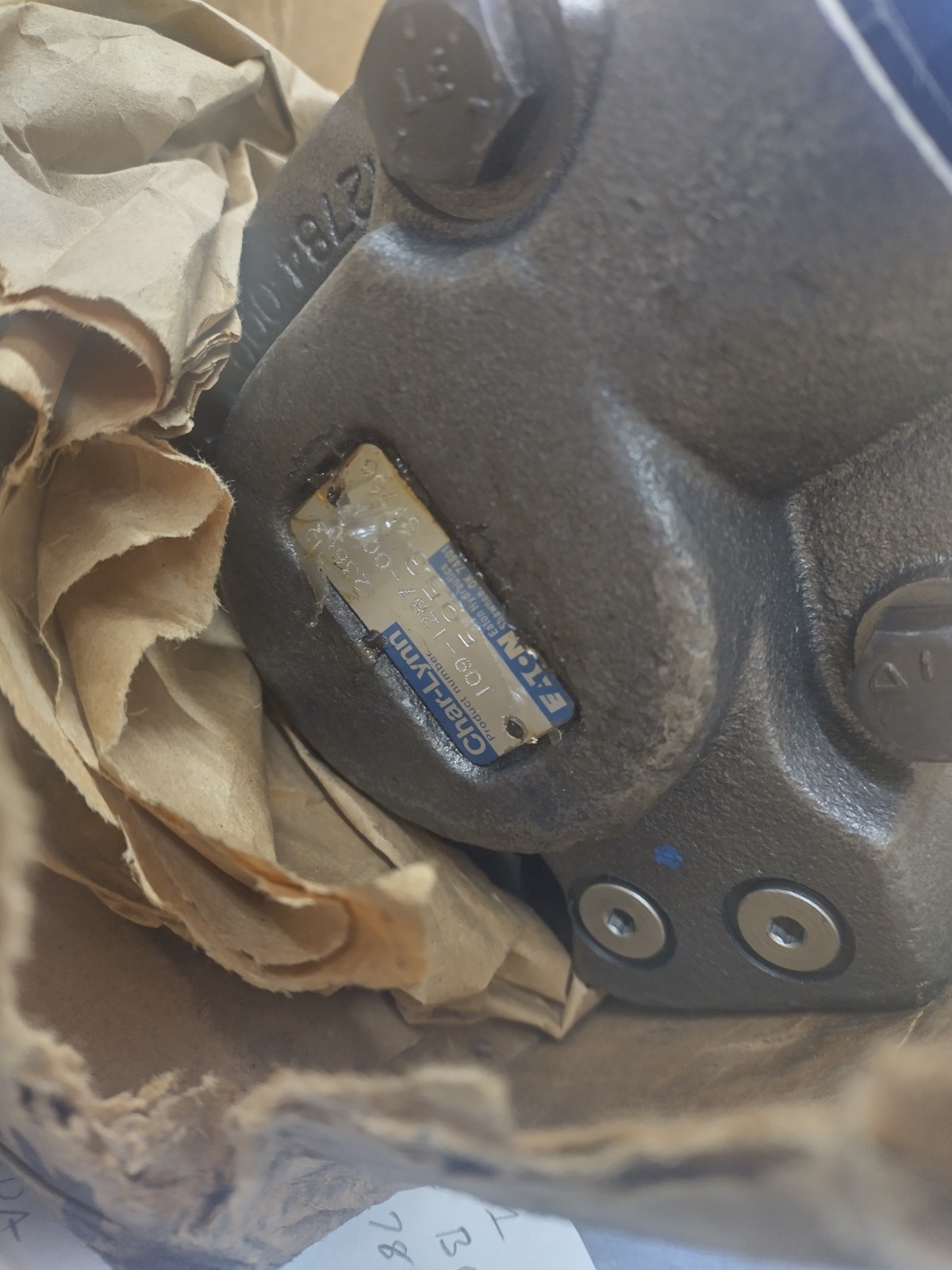 ORIGINAL Char-Lynn 109-1287-006 Hydraulic Motor =New Old Stock=