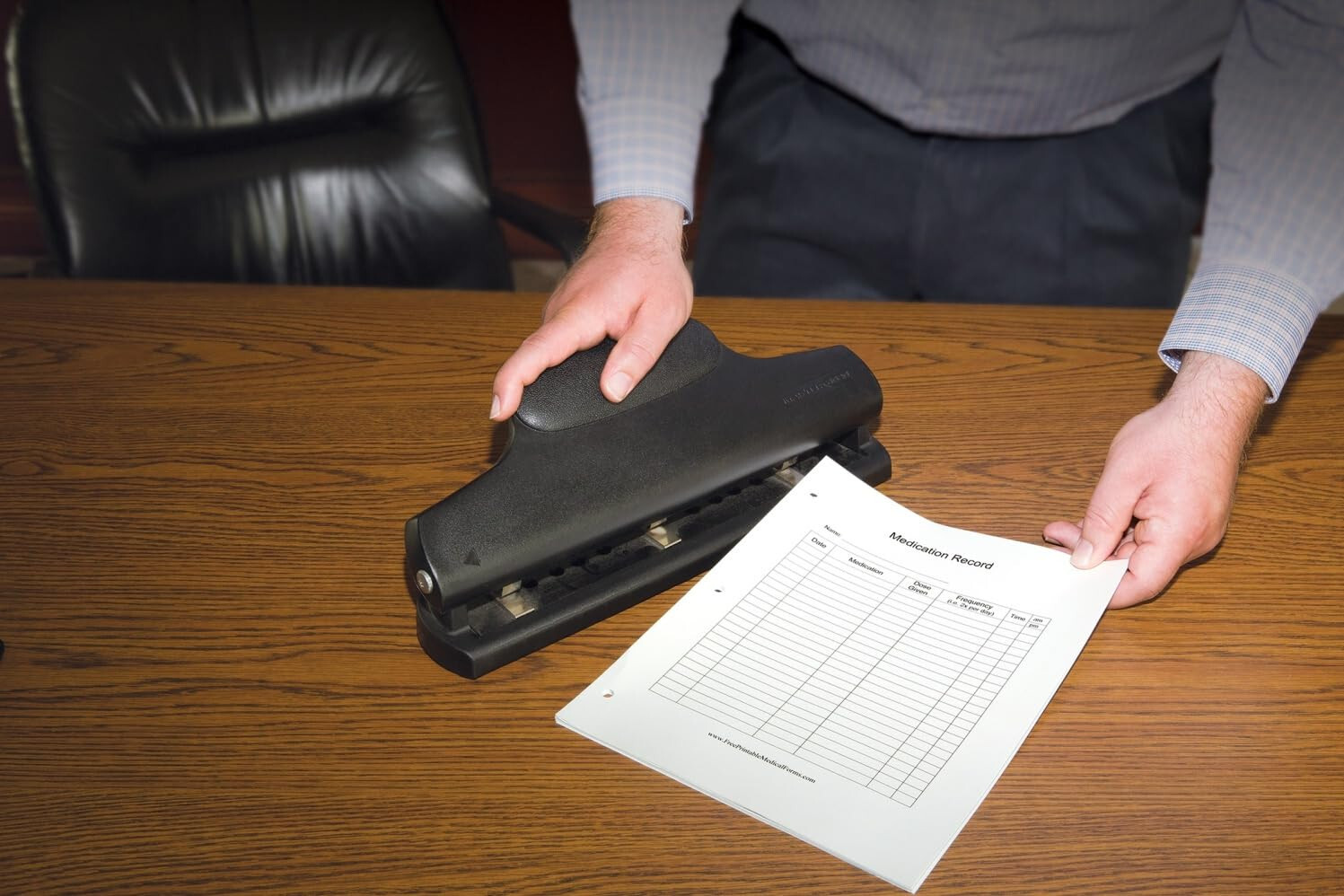 Martin Yale 3020B Master Hole Punch, Pre-set To Punch 9/32″ Holes, 30-Sheet
