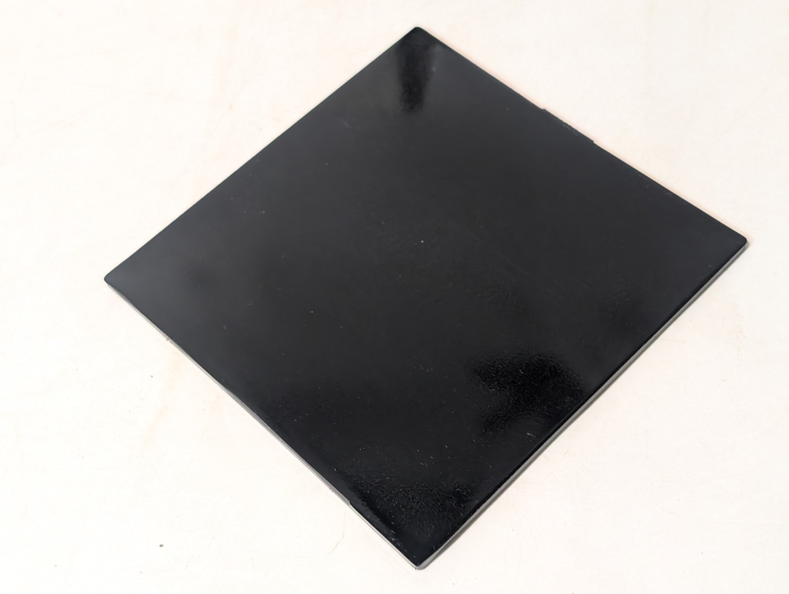 Box of 26 Standard Plaque 1A-2 Injection Molded 5″x5″x0.118″ PBT Lab Test Panels