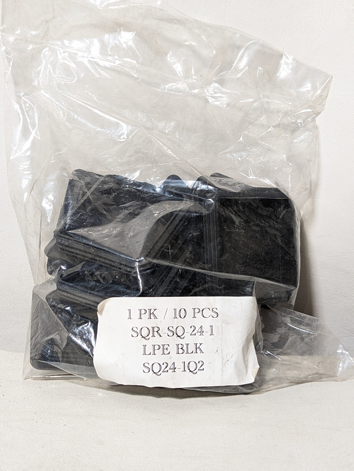 Bag of 10 3″ OD Square Tubing Plugs (ID 2.49″-2.64″) SQR-SQ-24-1, SQ24-1Q2, LPE