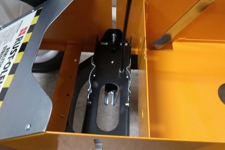 Rust-Oleum 206346 30-3/4 In Overall L Steel Striping Machine