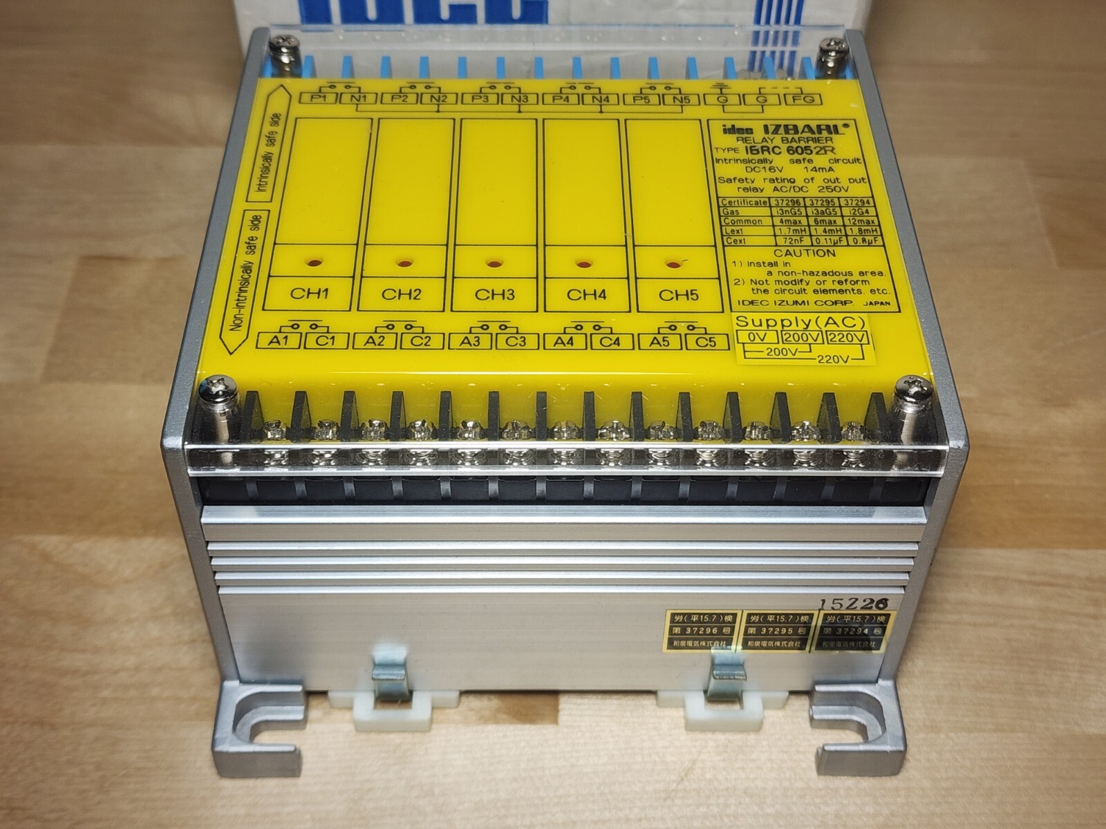 IDEC IBRC6052R IZBARL 5-Channel Relay Barrier 250VAC/DC 16VDC 14mA