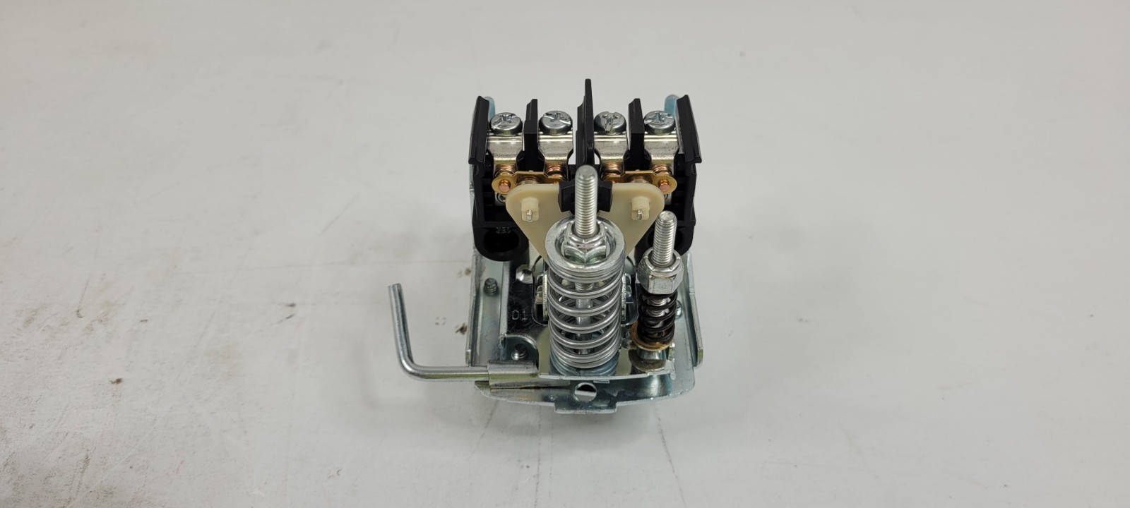 SQUARE D 9013FSG2J21M4 Pressure Switch Diaphragm 1/4” FNPS, DPST – NEW