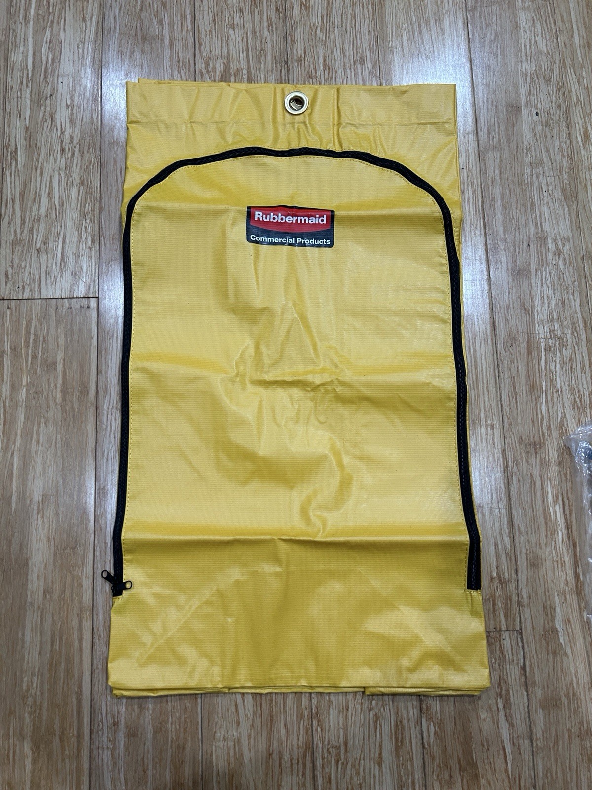 Rubbermaid 1966719 Vinyl Replacement Bag – Yellow Open Box Never Used Fast Ship