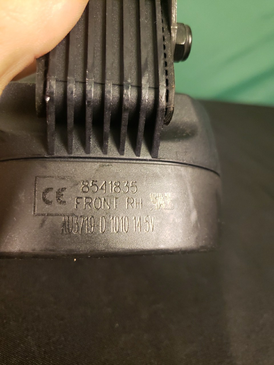 8541835 AU3719 D 1010 14.5v WORKLIGHT FRONT RH