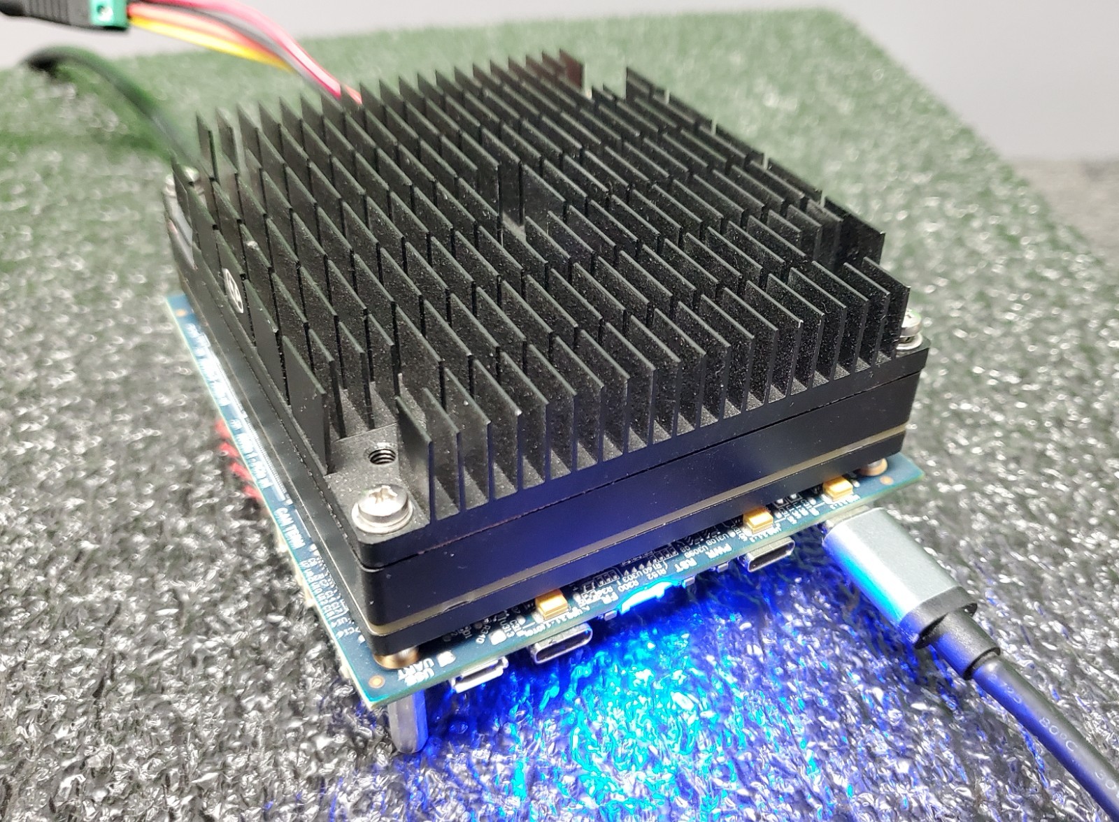 Connect Tech NVIDIA Jetson AGX Xavier Module 32GB LPDDR4 w/ Rogue Carrier Board