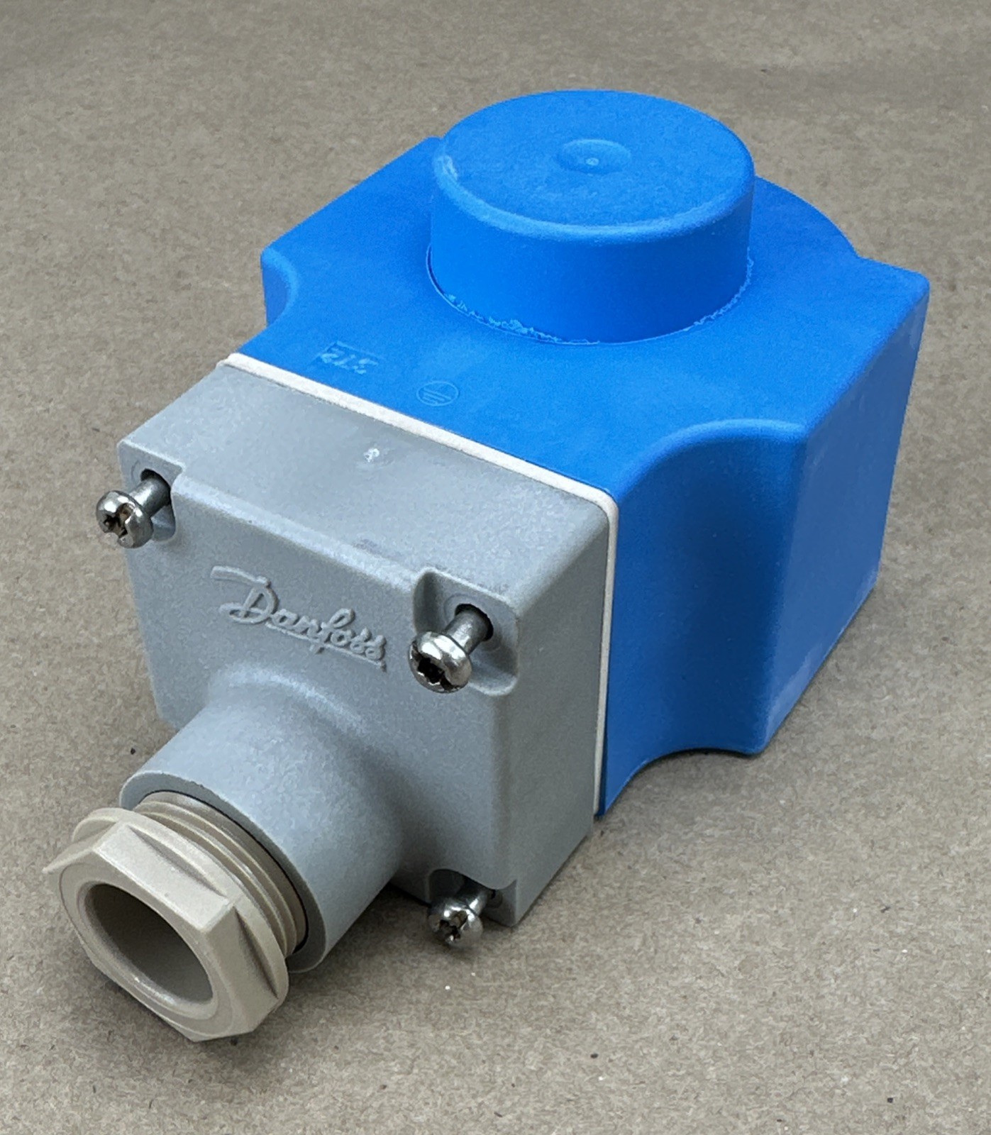 Danfoss 018F6813 Solenoid Coil 110V 60Hz 16W For Connection Box IP67 – BRAND NEW