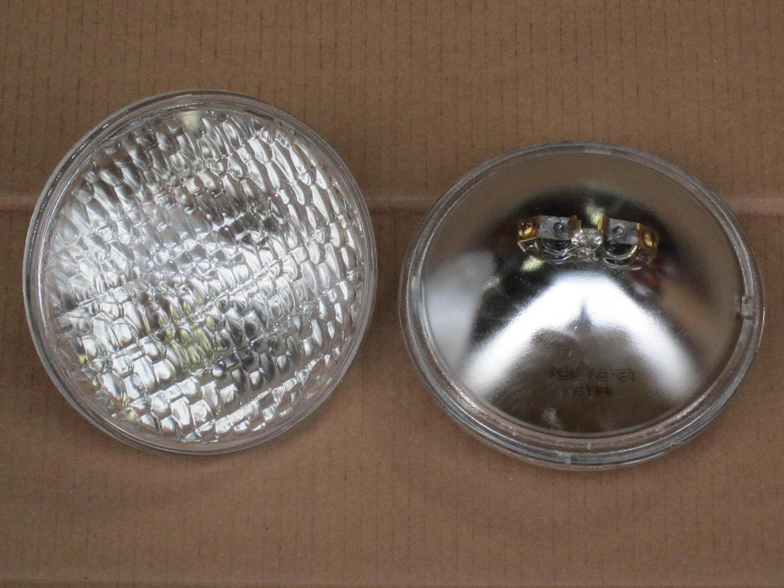 2 12V HEADLIGHTS FOR FORD LIGHT 4600 4610 5000 501 541 5610 600 601 611 620 621