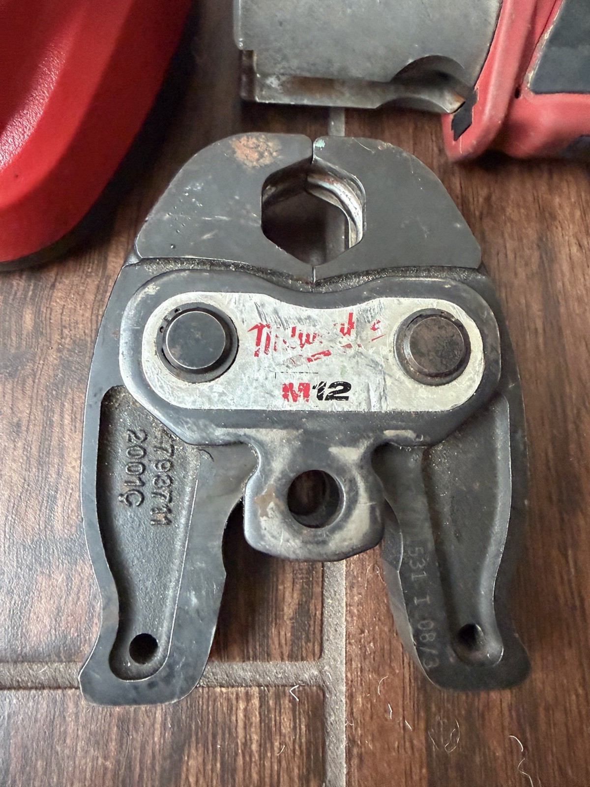 MILWAUKEE 2473-22 M12 FORCE LOGIC PROPRESS TOOL with 3/4″ Jaw Battery Charger