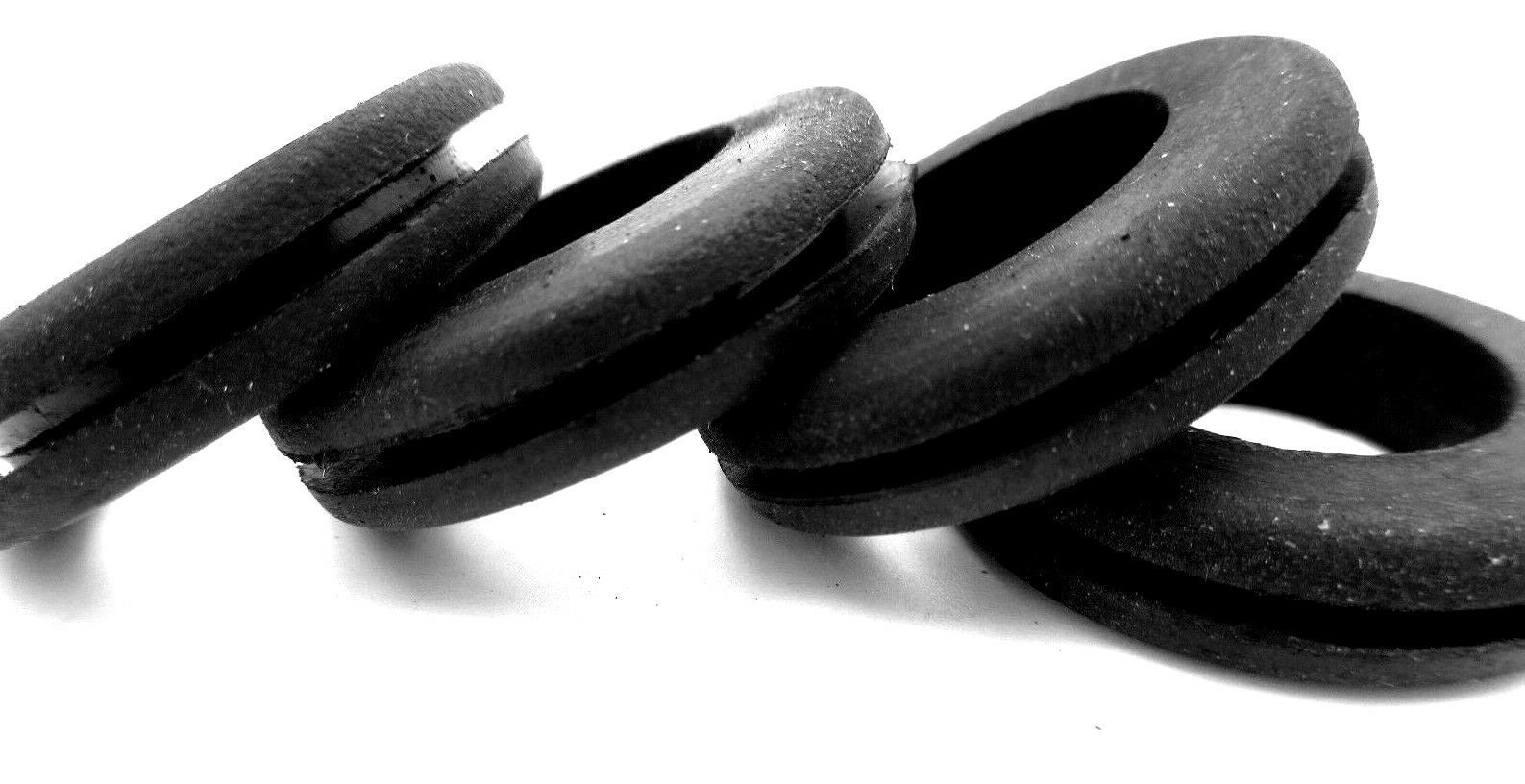 Rubber Grommets, Fits 1″ Round Hole, For 1/16″ Thick Material, Has 3/4″ ID