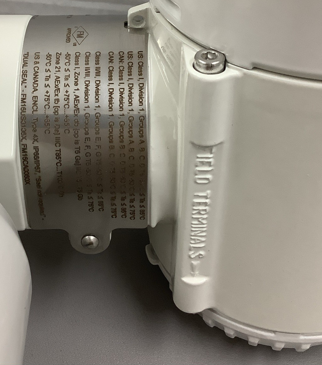 ABB LLT100.AIAH10L5 Laser Level Transmitter 2″ 15.5-42VDC (R45)