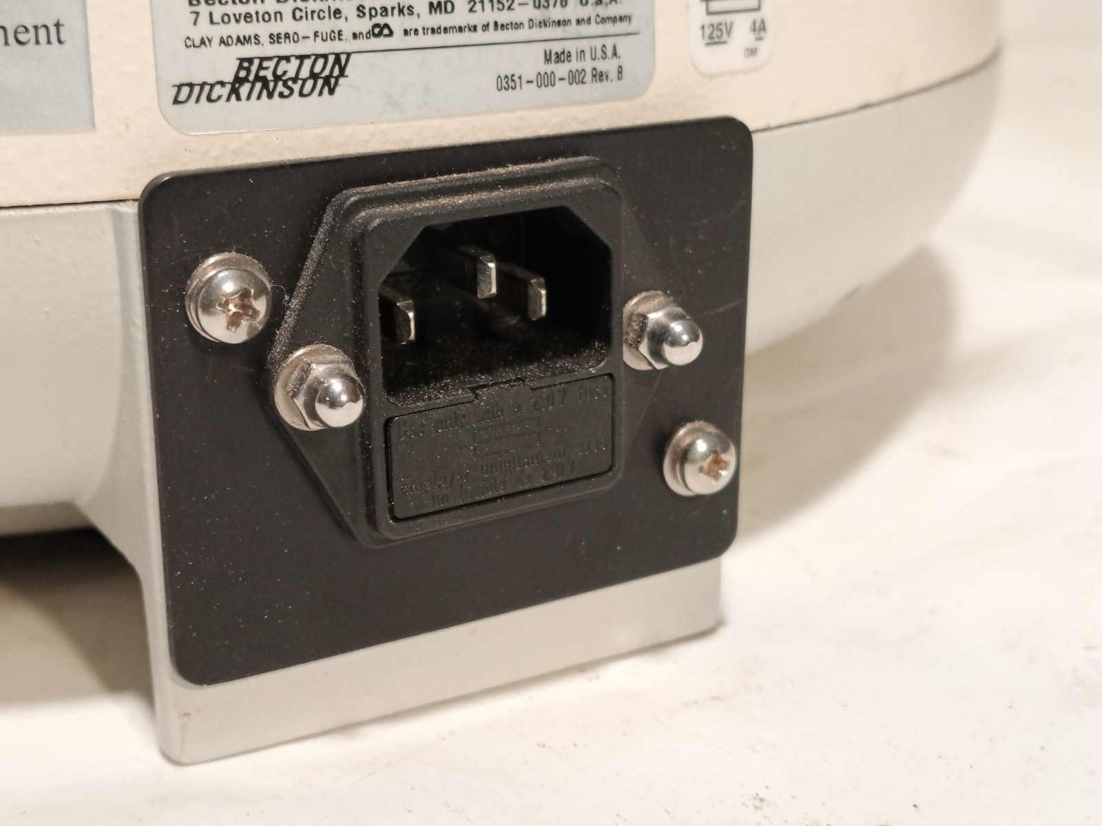 Becton Dickinson Clay Adams Brand Sero-Fuge 2001 Centrifuge 420351, 115VAC, 2A