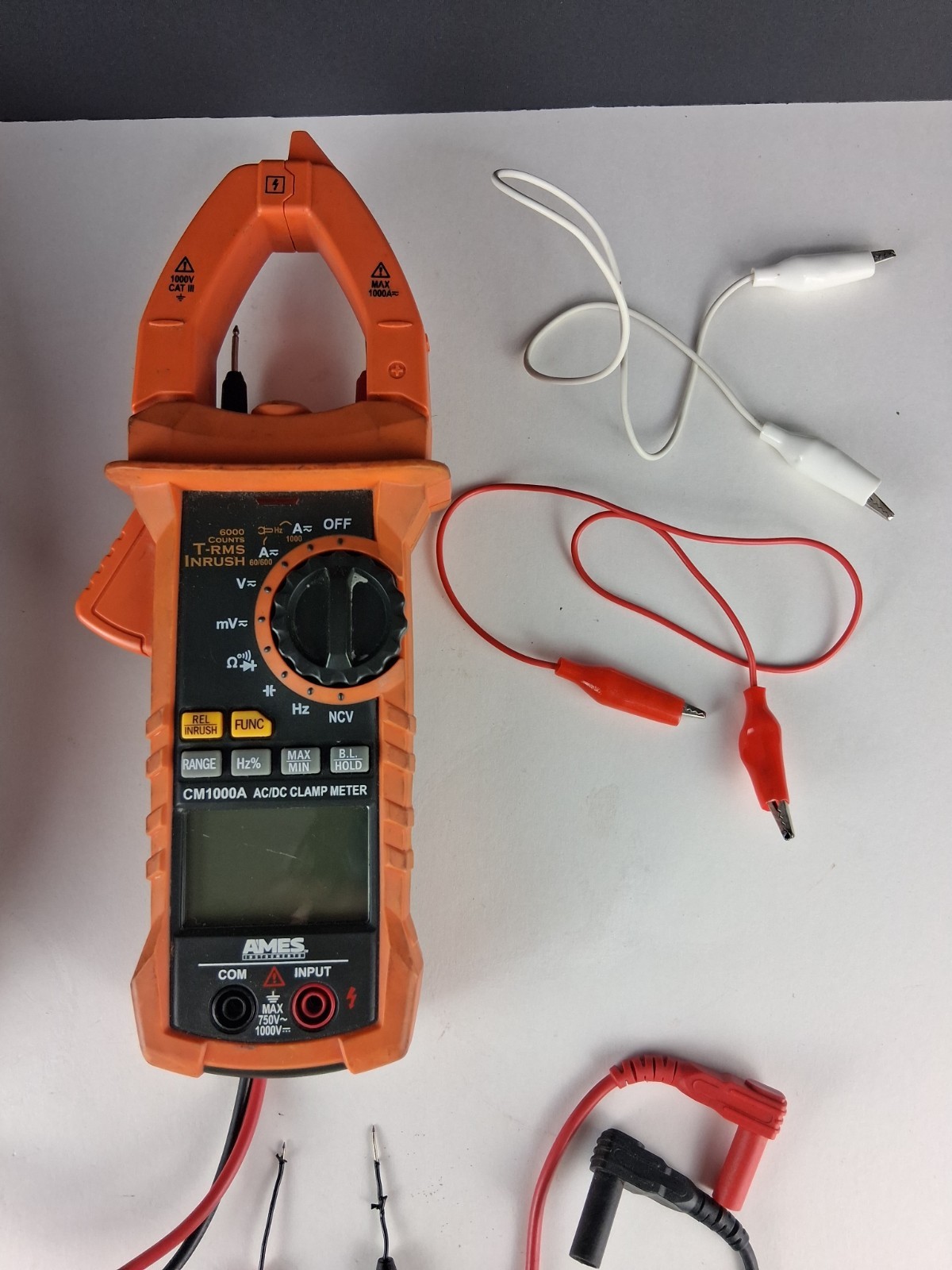 Ames AC /DC Digital Clamp Meter Cat lll 1000 v CM1000A Screen does light up