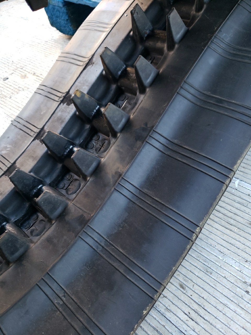 CAT Zig Zag 608-7329 Track 450x56x86 Fits 279C2, 279D, 279D3, 289C2, 289D, 289D3