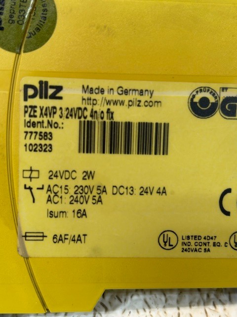 Pilz PZE X4VP 3/24VDC 4N/O FIX Safety Relay 777583