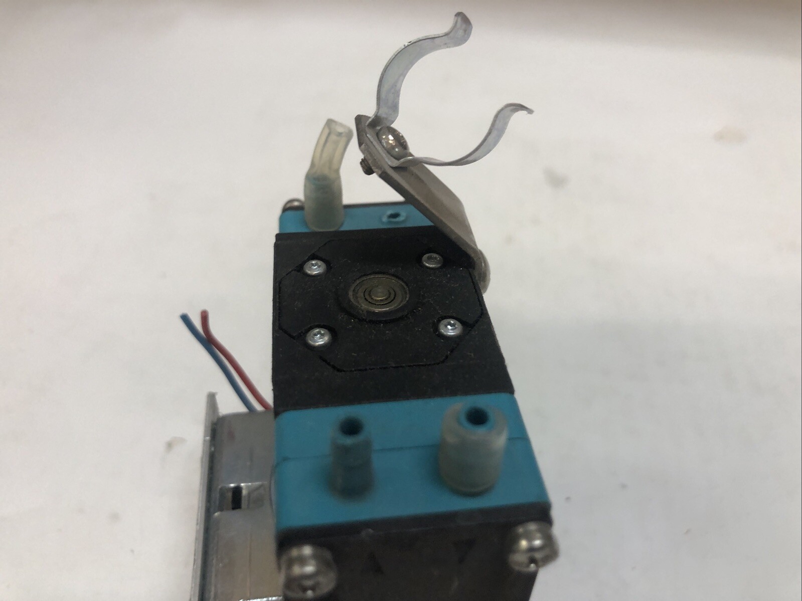 1 Used KNF PML4131-NFB 30 Diaphragm Liquid Pump 0.46A 24VDC, IP: 30, Bj: 08