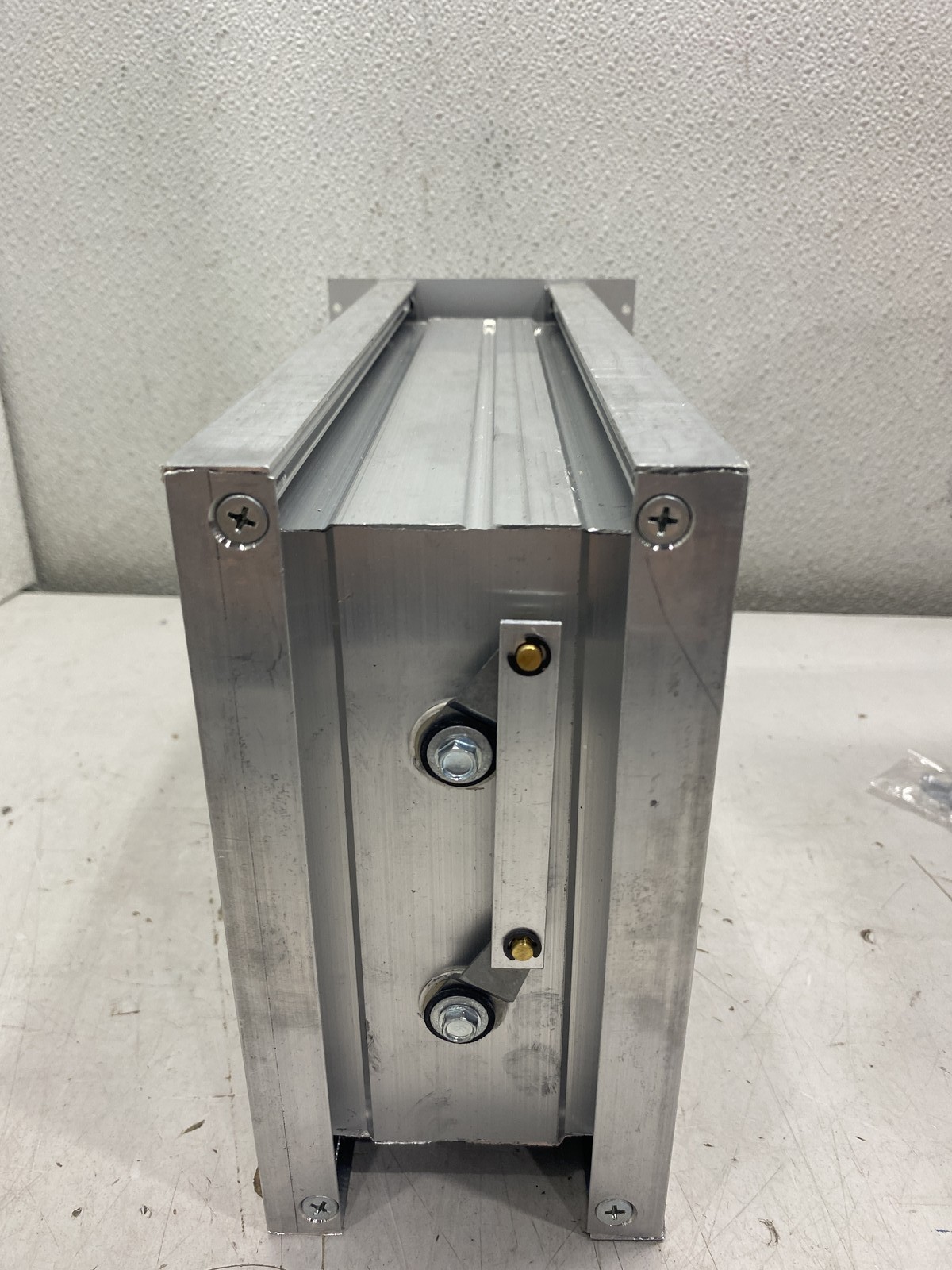 14 In x 8 In Honeywell TrueZone Rectangular Parallel Blade Damper ZD14X8TZ