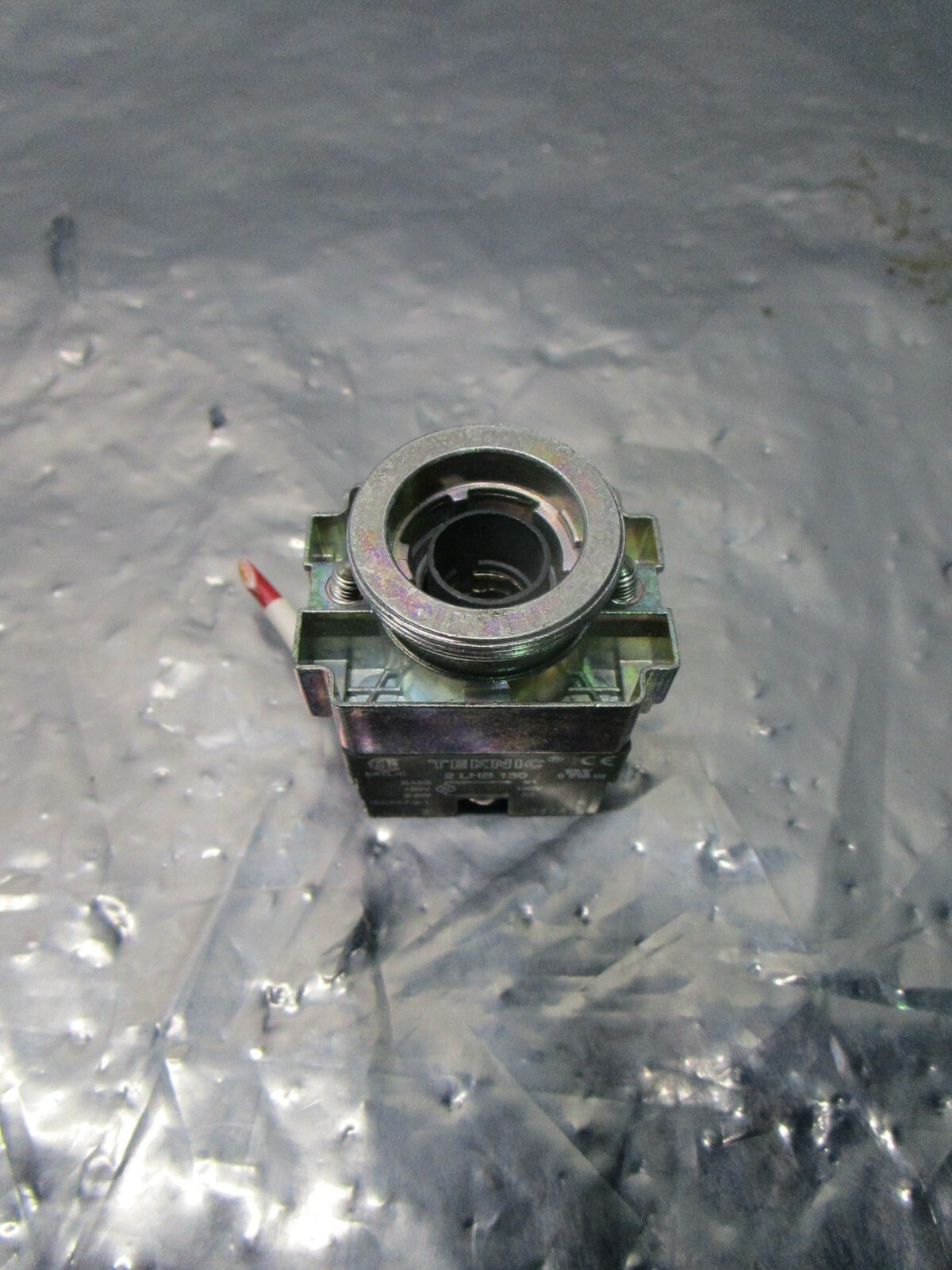 3 Teknic 2LHB130 Pushbutton, 101171
