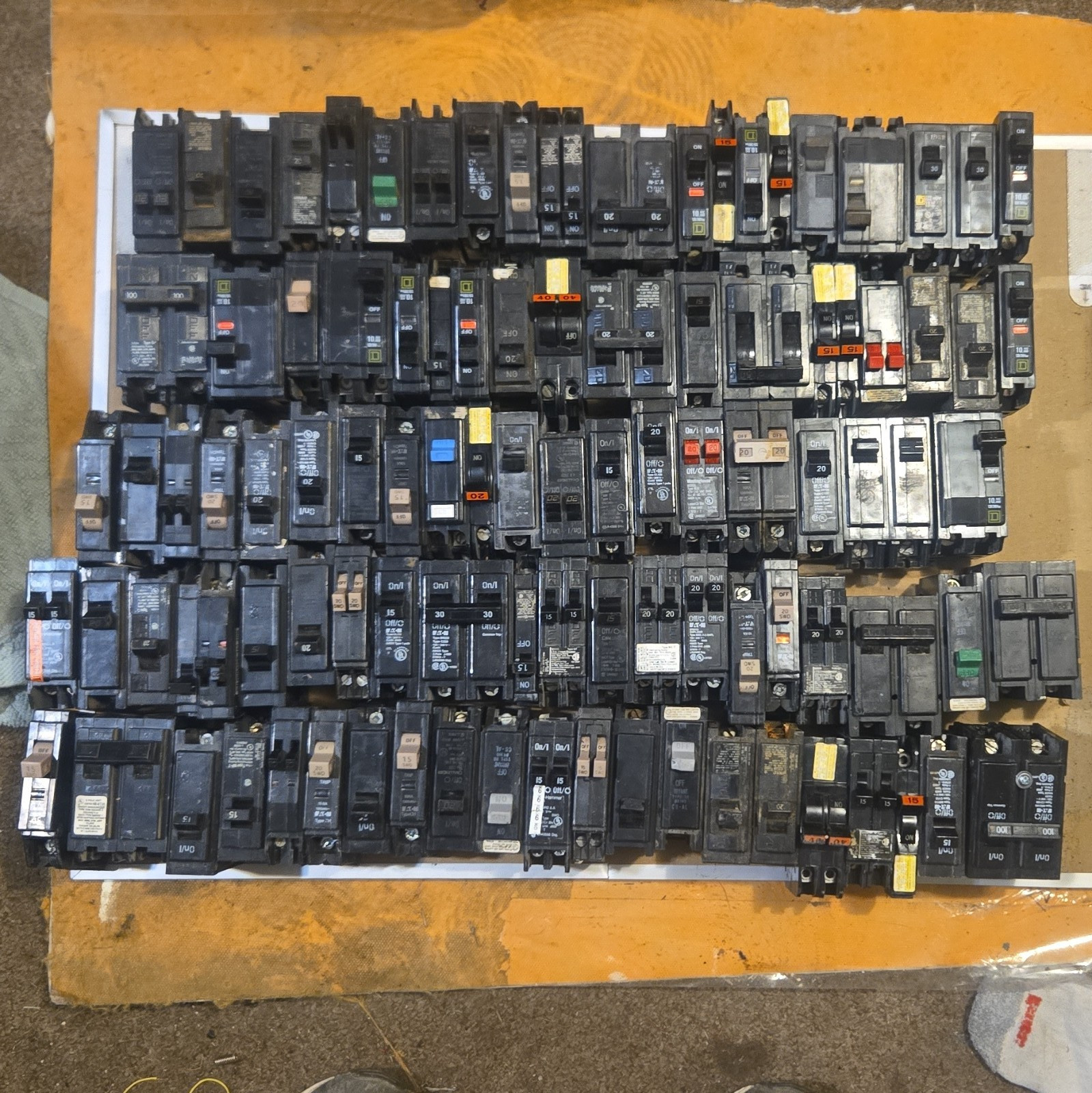 100 Mixed Lot Circuit Breaker Lot 2-Pole 201-250V AC 15-100A