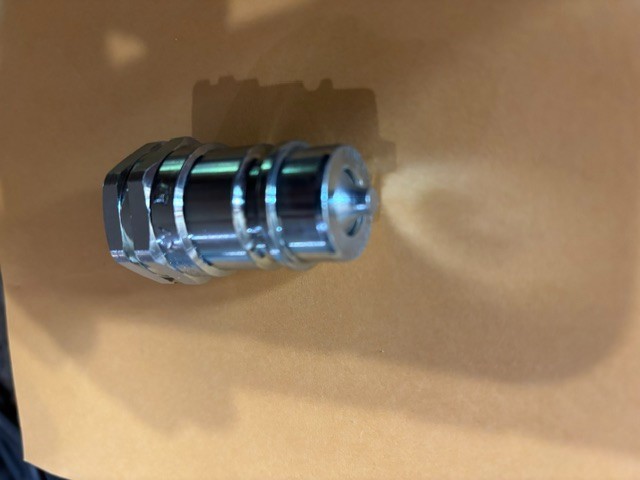 Intertraco – 1/2″ Ag Hydraulic Quick Connect Male Coupler, Poppet Valve Plug