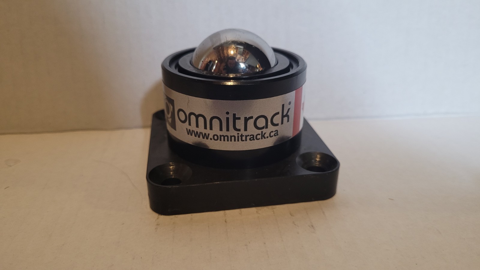 omnitrack 9241 Flange-Mounted Ball Transfer Unit for Heavy-Duty Applications