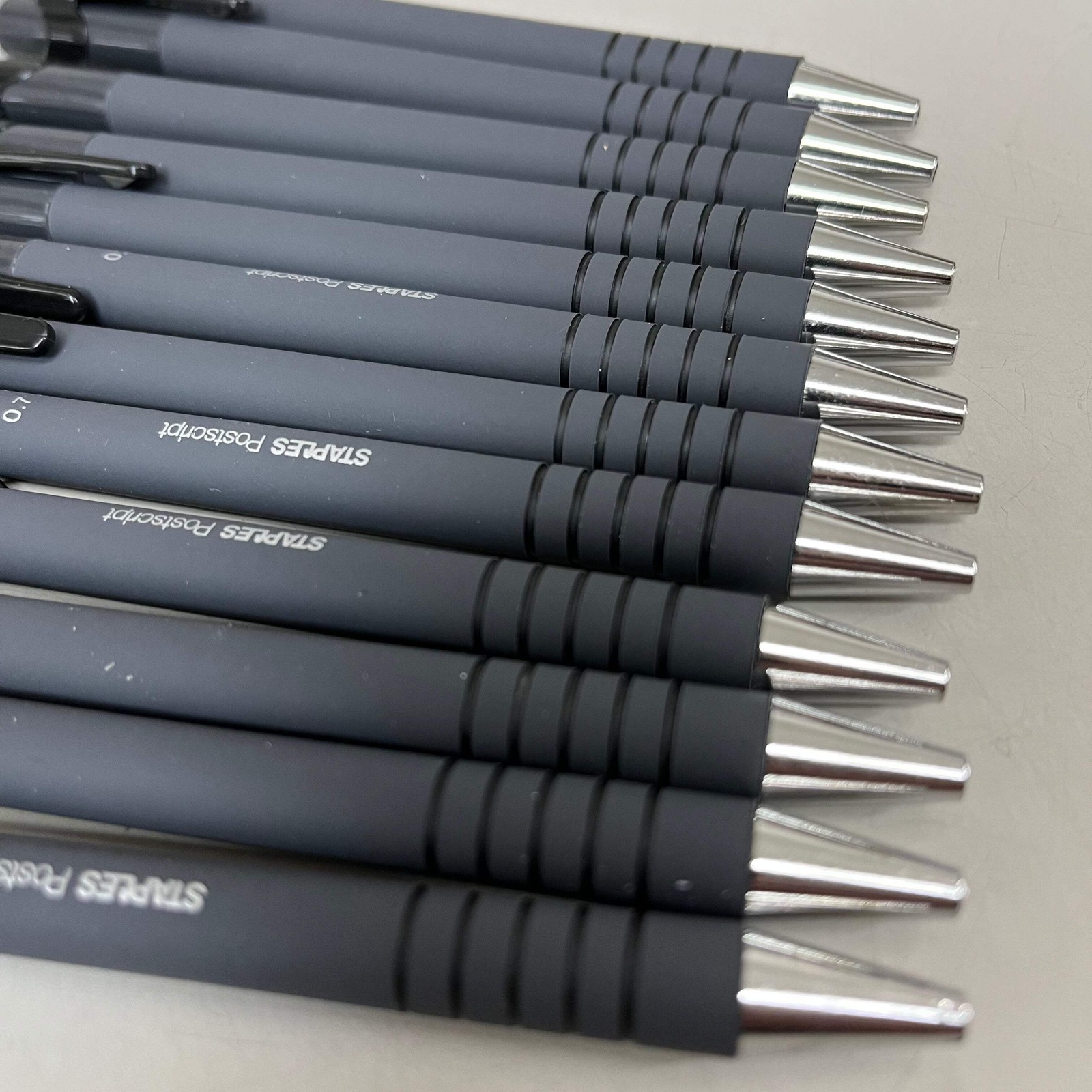 STAPLES (2 PACK, 12 EACH) Retractable Ballpoint Pens Medium Point Black Ink 1826