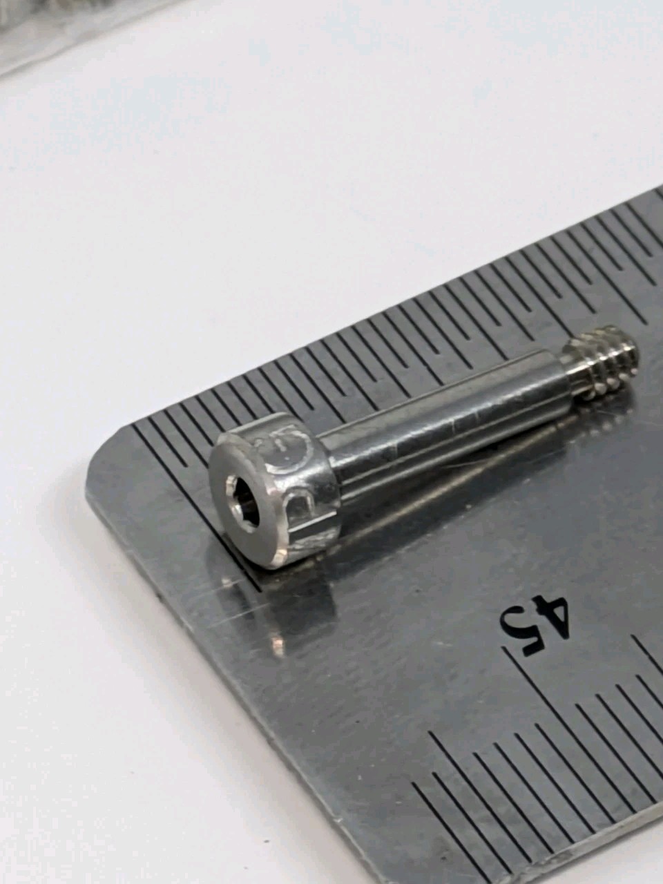 28lb Lot Assorted Machine Screws Industrial – Sizes / Weights as shown
